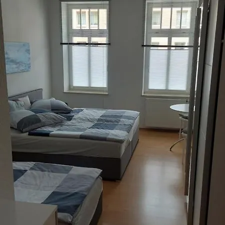 Neu! In Apartman